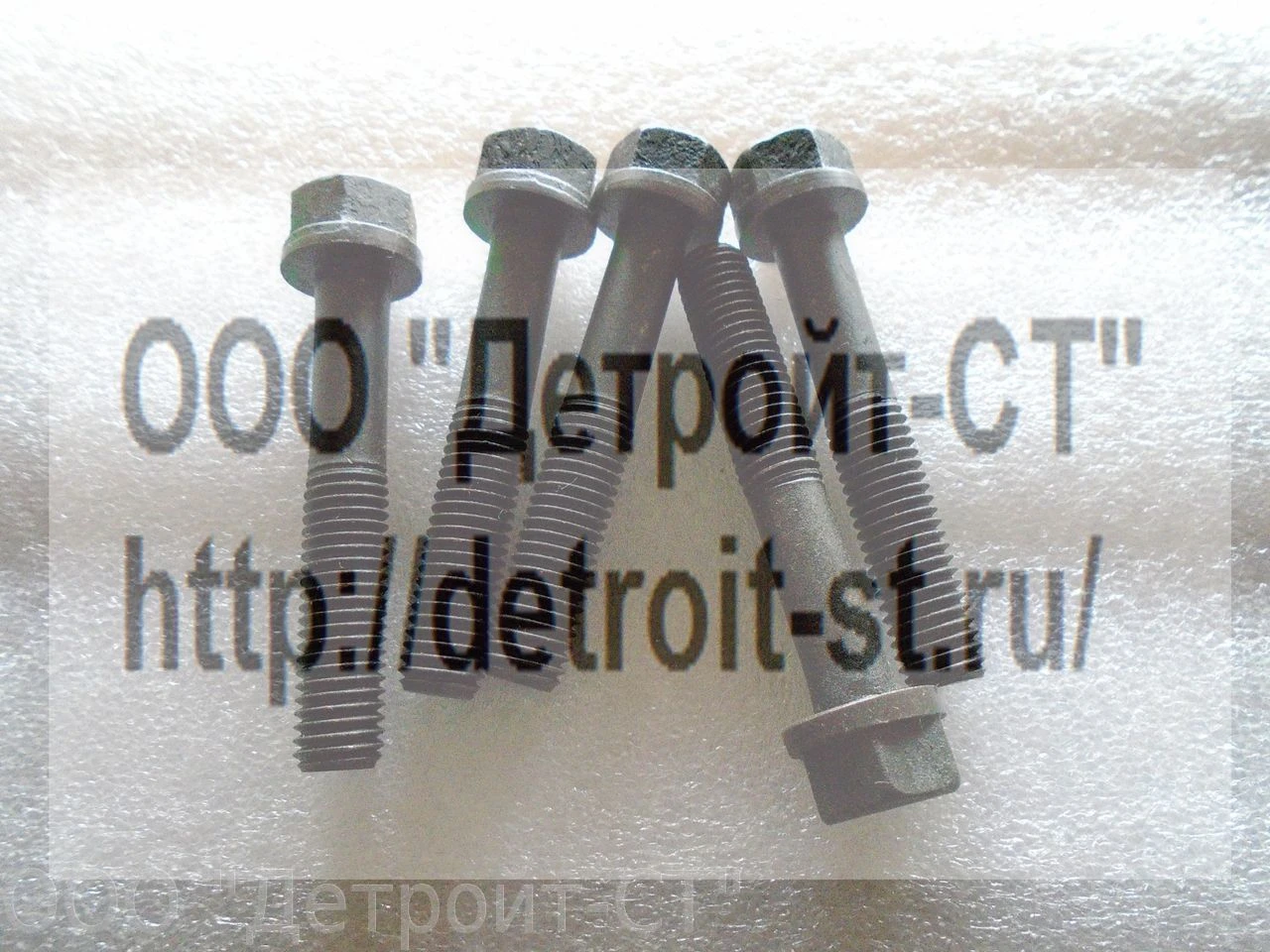 Болт Cummins 3920779 (C3920779, 3901859, 3903938, 3900046, 3918471) фото запчасти