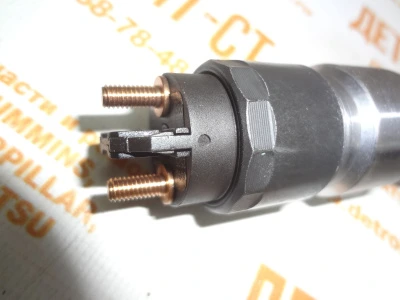 Топливная форсунка Deutz 04902525 (0445120138, 0445120139, 0986435536, 21006084, 04902525, 7421006073, 7421006084) фото запчасти