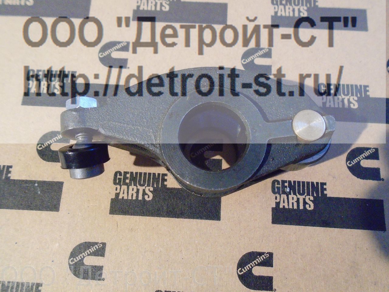 Коромысло клапанное впускное Cummins ISF 2.8 5271540 фото запчасти