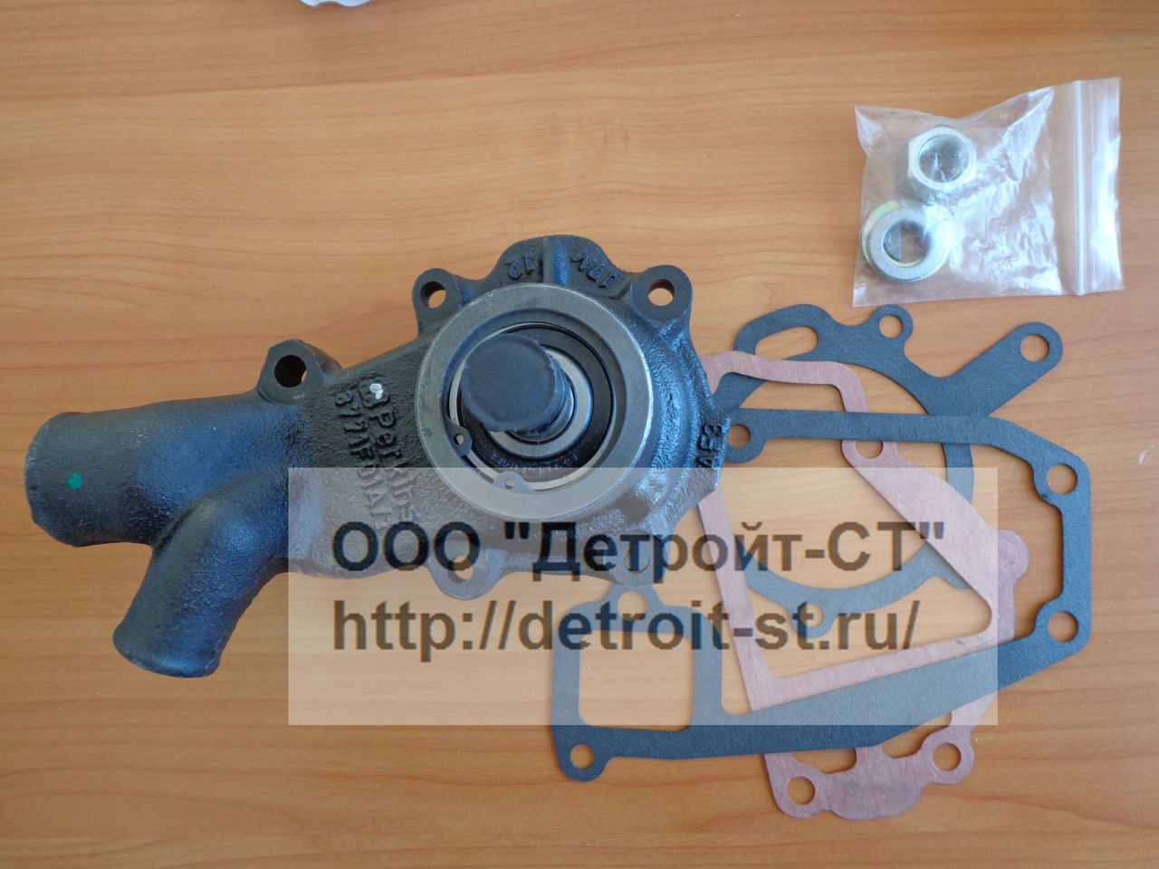 Насос водяной Perkins U5MW0106 фото запчасти