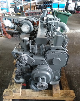 Komatsu SAA6D114E_03.jpg