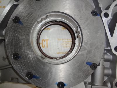 Передняя крышка масляного насоса 04507271 фото запчасти