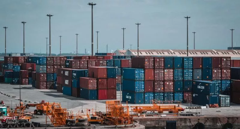 Cummins поставит привод для нового электрического трактора Kalmar