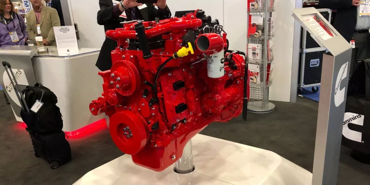 Cummins представляет двигатели L9 и B6.7 следующего поколения Cummins представляет двигатели L9 и B6.7 следующего поколения