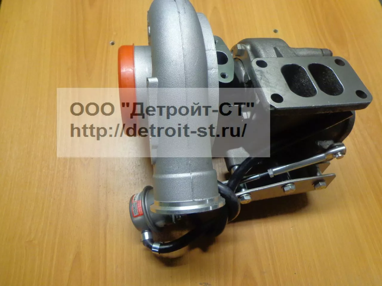 Турбонагнетатель Cummins 4955156 фото запчасти